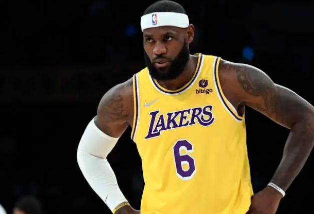开云官网-詹姆斯确诊新冠或至少缺席10天 湖人再遭至暗时刻